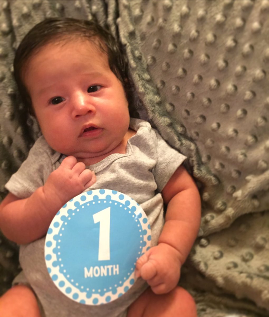ChemMissC's tweet photo. I am now 1 month!! #cheeks4days https://t.co/6sM0njRGPB