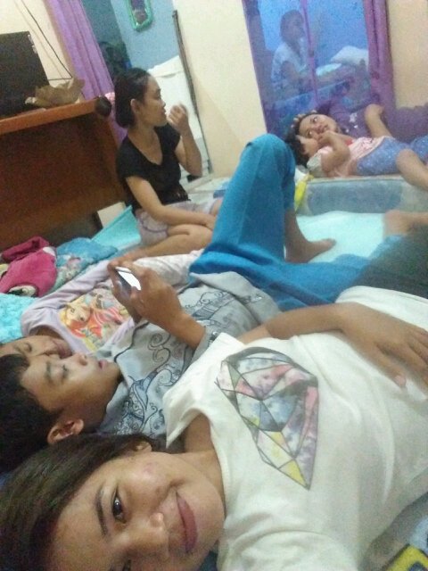 Merdottt's tweet photo. Nemenin Madam&amp;Dd qeea yg lagi sakit,sekalian temu kgn keponakan2 tanteMeh yang nackal2♥♥ https://t.co/Qy4ixP4ysM