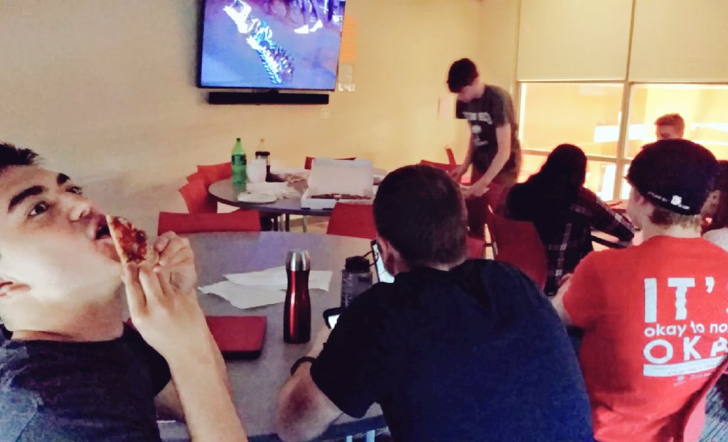 SUSTAINS_LC's tweet photo. Loved watching "The True Cost" and discussing social sustainability in the fashion industry (we also ❤ 🍕) https://t.co/5H1tqfkuE3