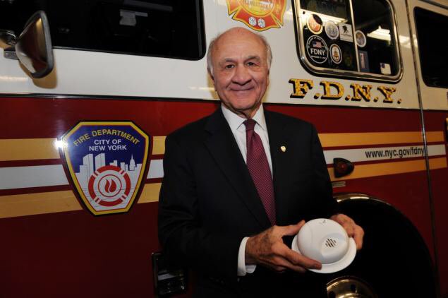 BillyGoldfeder's tweet photo. #RIP Former @FDNY Fire Commissioner Nicholas Scoppetta. https://t.co/Bak35LmCTL https://t.co/LeBMRZlNgc