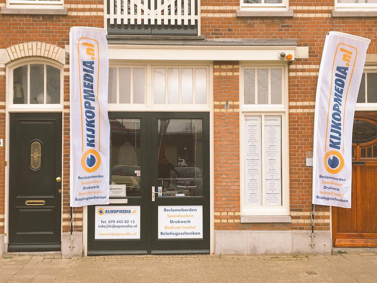 keeskom's tweet image. Rebranding the office #kijkopmedia #beachflags#full colour stickers #proud