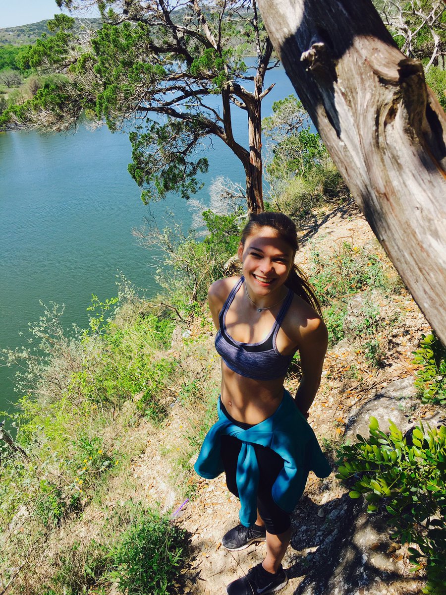 Kay_lea1198's tweet photo. Happy hiking everyone 🌲✨ https://t.co/FiqJKY56di