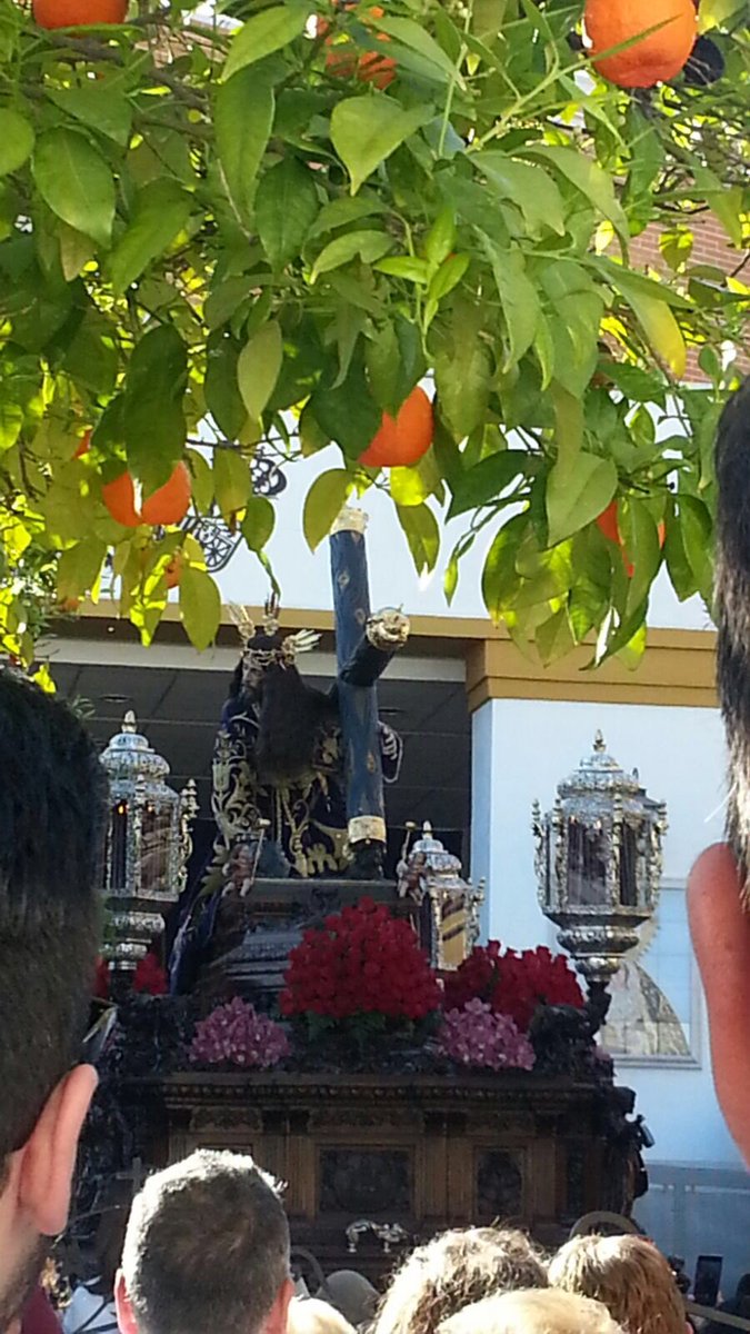 Josefernandezva's tweet photo. El caido ya sale del templo @CirineoCordoba https://t.co/ZPMu0Ymq2t