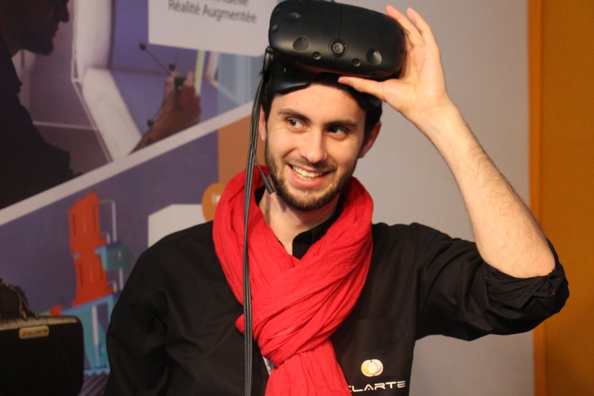 ArtsetMetiers_'s tweet photo. [Laval] @lavalvirtual, rencontre avec David, diplômé @AM_ParisTech ingénieur chez @clarte53 #RA #RV #TransfertTechno https://t.co/cLq09TYLeJ