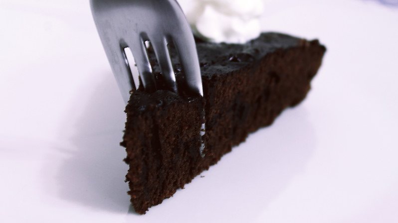 Boulder_Coffee's tweet photo. What's the secret ingredient for a better box #cake? ....#Coffee of course! https://t.co/cg0Nrx1ct0 https://t.co/6uxvVWOFYY
