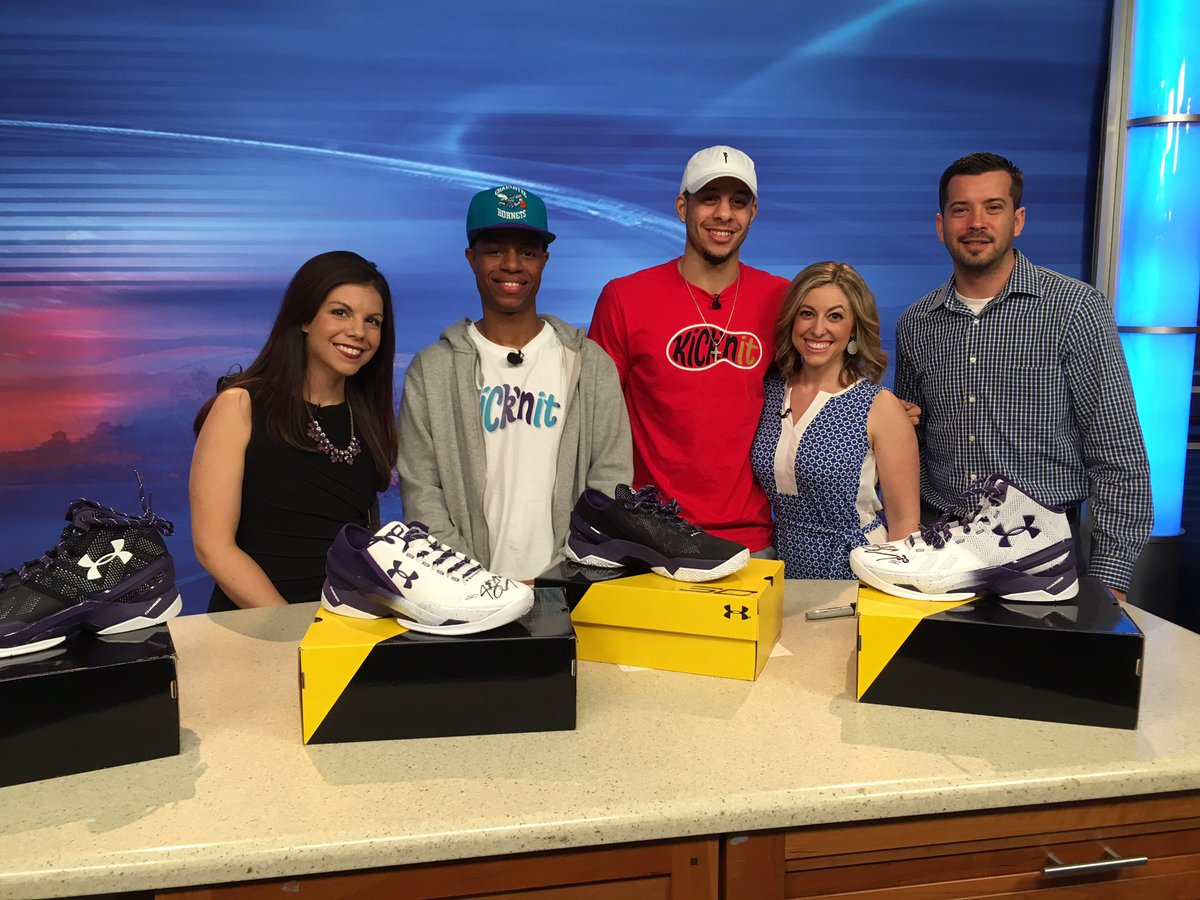DinaKupfer's tweet photo. So fun hanging w/@sdotcurry! He signed shoes for the #KickBackTour 3/26 in Sac! @SacramentoKings @Amycarabba @ABC10 https://t.co/ntFb14cHlh