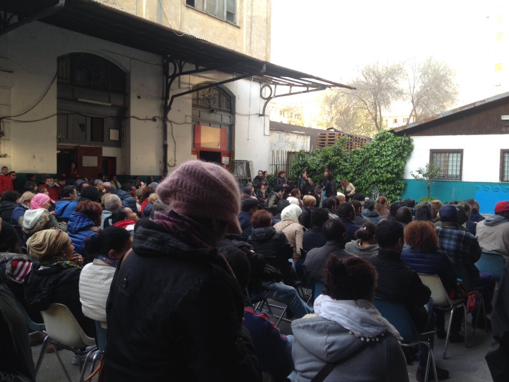 bpm_roma's tweet photo. Nell'occupazione del porto fluviale inizia l'assemblea sulla delibera regionale x l'emergenza abitativa #oralecase https://t.co/55bt89lWnL