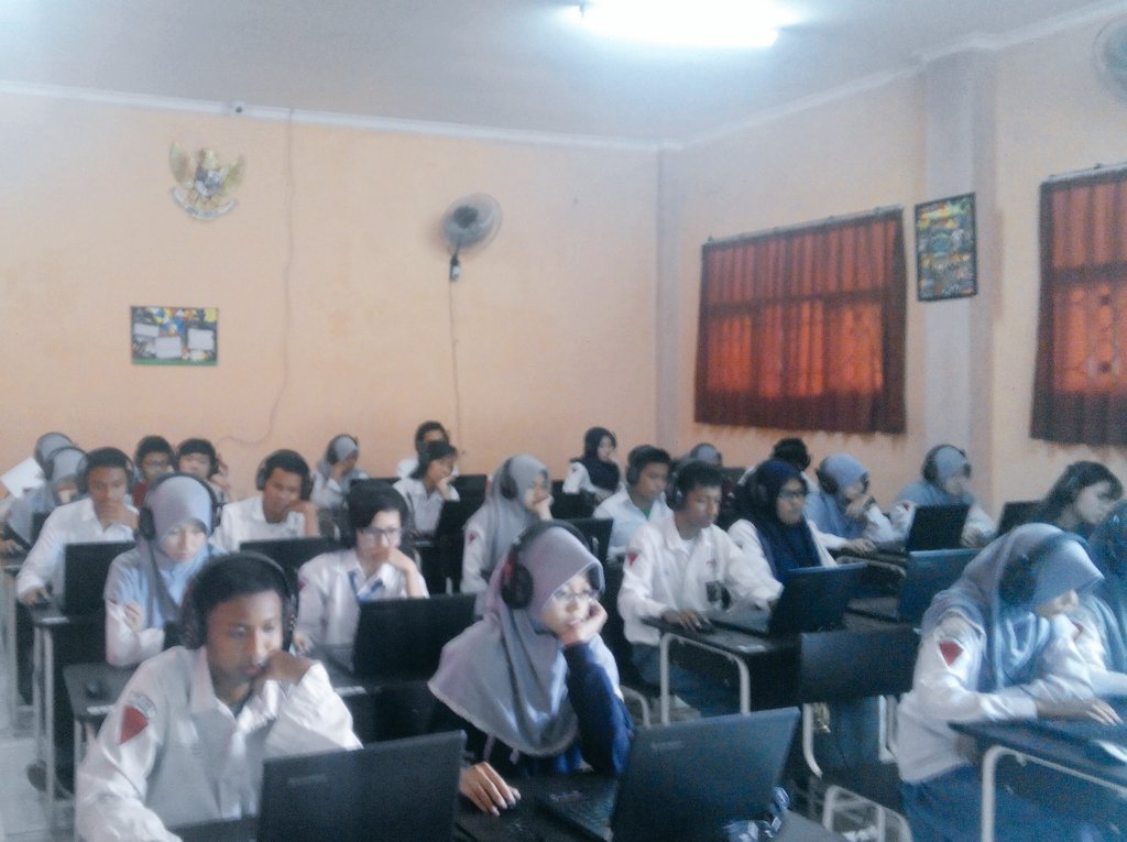 Suasana gladi bersih #UNBK di SMAN 2 Balikpapan. Insya Allah <a href="/sman2bpn/">SMAN 2 Balikpapan</a> siap melaksanakan UNBK 2016.