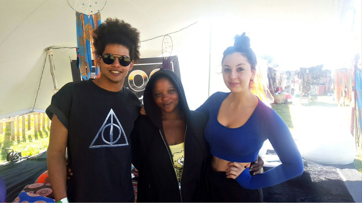 CeecesTravel's tweet photo. Chilling with the awesome team from @blog031! Wade and Katt you're legendary! ★☆★ #Splashyfen #CeeceIsAtSplashy https://t.co/gSRbVifB3P