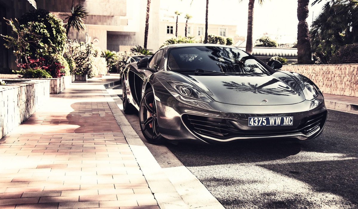 SAutopoint's tweet image. A long #Easter weekend! What’s everyone’s car of choice for this weekend? #LoveFast #Mclaren #123Prestige #essex