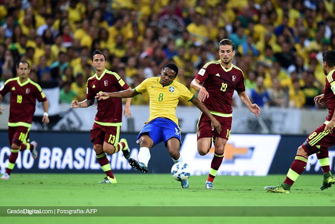 christivnsvntos's tweet photo. Vamos hermanos! Fe y buenas energías para el partido de hoy contra Perú!🇻🇪#VamosVinotinto #SiSePuede #Vinotinto https://t.co/fIeigvPrWz