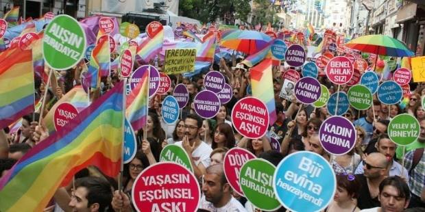 yavuzsa06's tweet photo. #DindarDeğilSapıkNesil ibne ibne konusmayin adam olun iki dk https://t.co/PnE8mMsec1