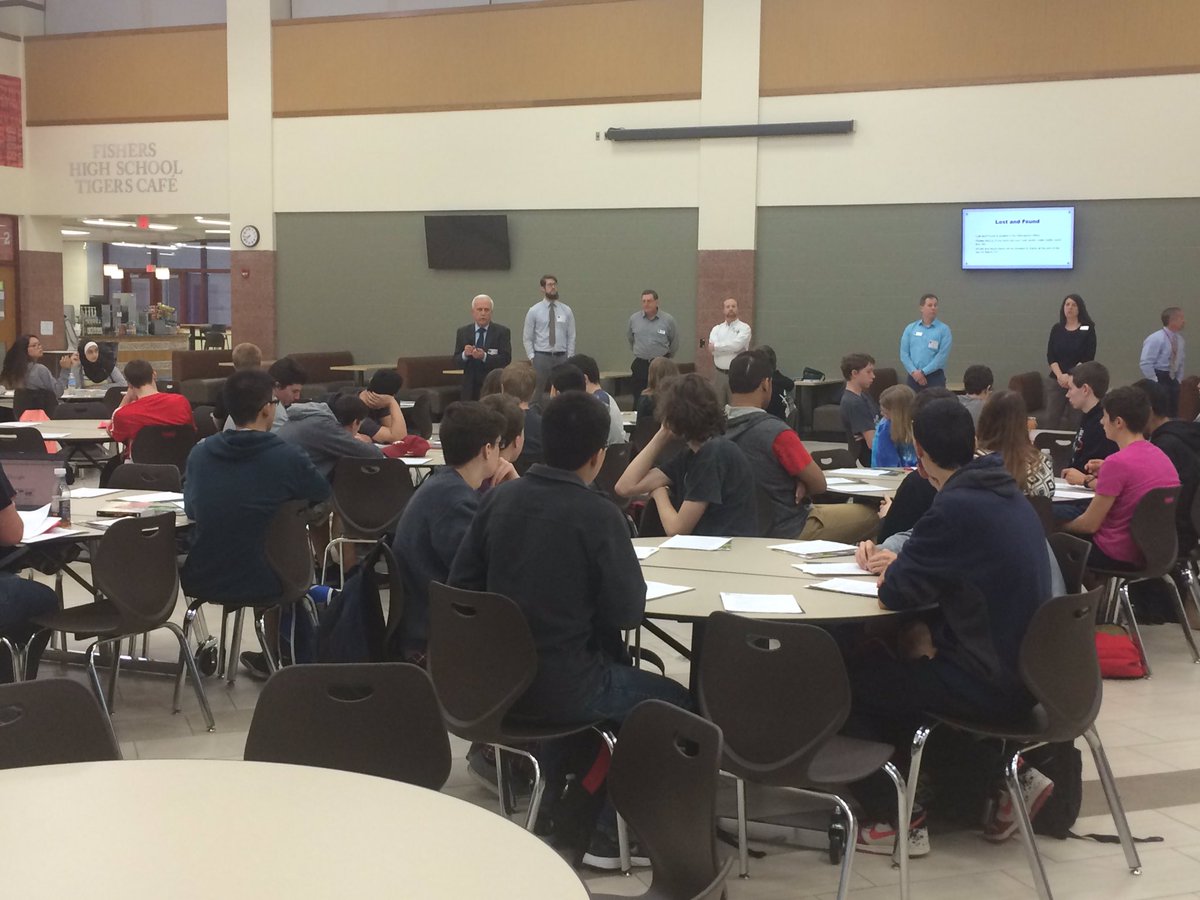 FHS_CCA's tweet photo. Representatives from @IvyTechCC Noblesville meet w/FHS students to share class options for next year. @UrbanJason https://t.co/NEYZkNV0Yc