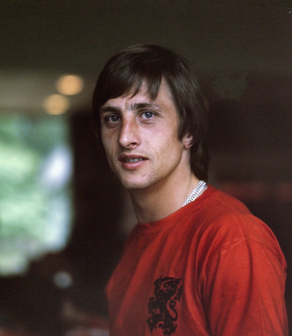 CulesUnindra's tweet photo. Legenda adalah kau "Johan Cruyff" .. https://t.co/OaNEYuLP1m