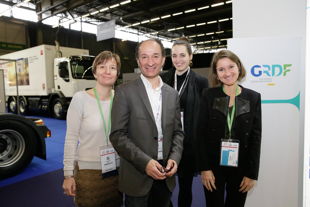 chloe_brb's tweet photo. La #DRIDF en direct du  #SITL2016 ! #GNV #BioGNV @WLGaz @MichaudJm @EstelleCA1 https://t.co/pZN3ykTOfc