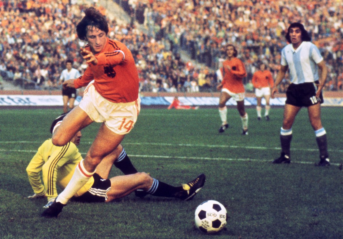 Il calcio ha perso oggi una delle sue leggende: riposa in pace, #Cruyff