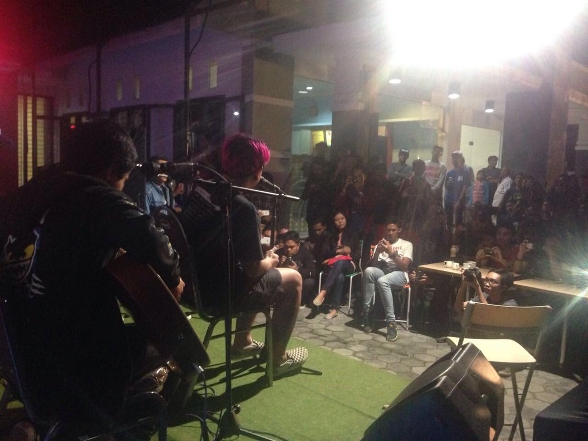IPOENK BERGOACK tweet media