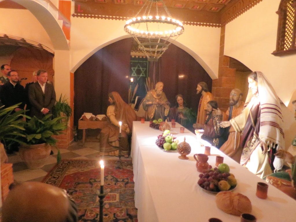 jcmoraguesf's tweet photo. Visitando los #Doseles de la #SemanaSantaAlzira2016 @JHHCCAlzira y dosel ganador de Santa Cena en su 50 aniversario https://t.co/Un8ZYniS7P