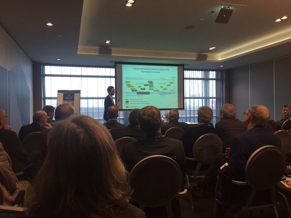 ____JZ___'s tweet photo. Mark Vaes van Additive industries over Metal AM #M2i #hts16 https://t.co/rVZbRt7GT6