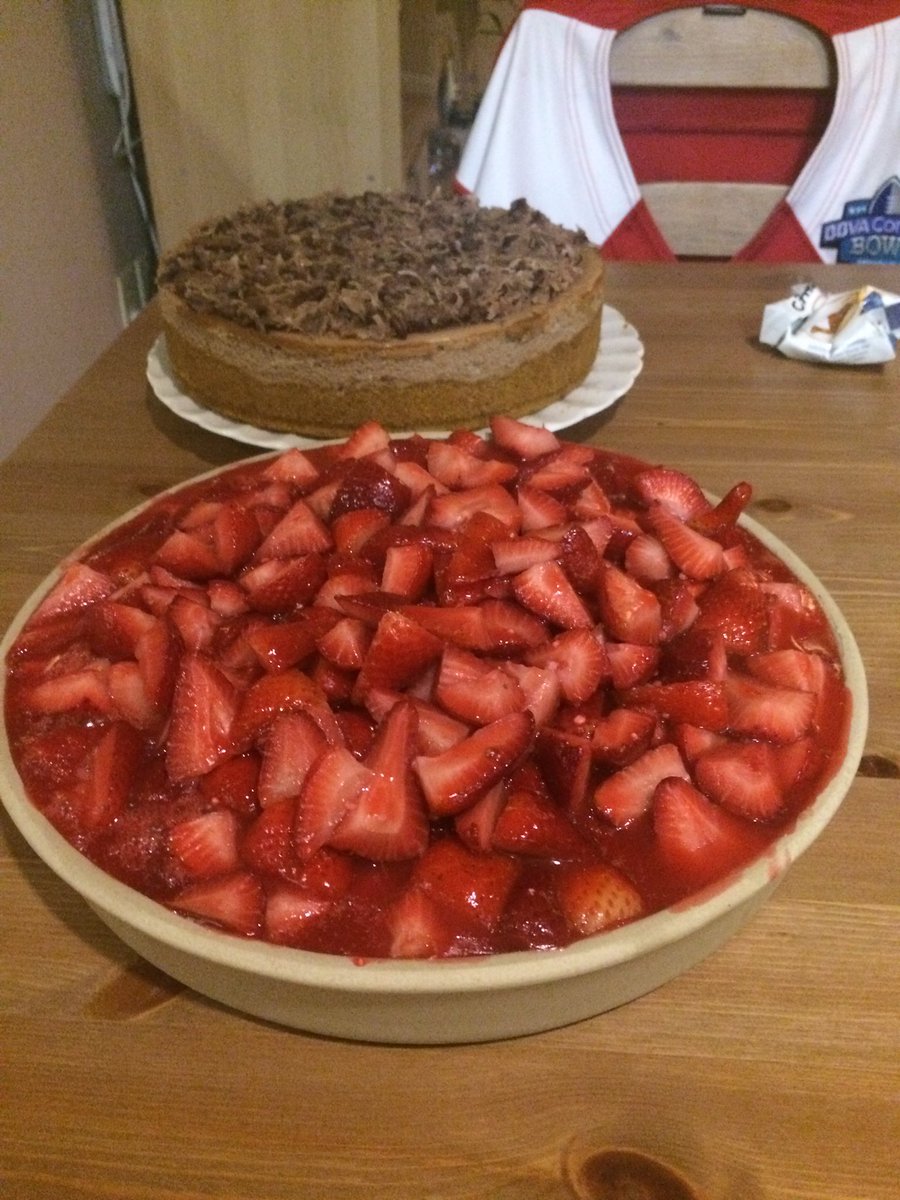 TPruessner's tweet photo. @CoachTomHerman if get a break for lunch today should come by for pro day dessert https://t.co/Y71r0rSAWE
