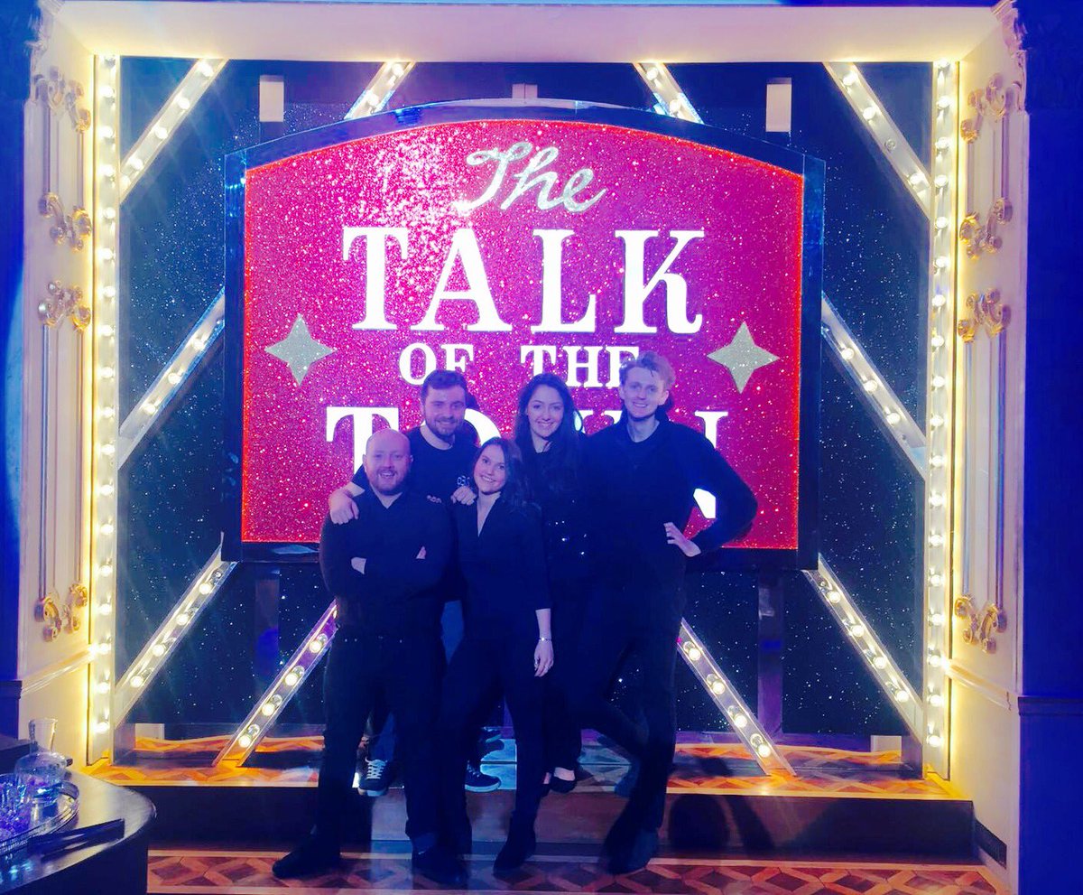 ells214's tweet image. All my lovelies on @rainbowontouruk! At @TheatreWindsor matinee with @1diminutivediva this afternoon! Smash it girl!