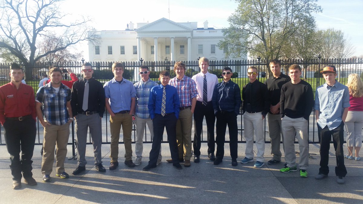 tholt2817's tweet photo. #bhsmatters The Whitehouse. https://t.co/5hO8bvJS3G