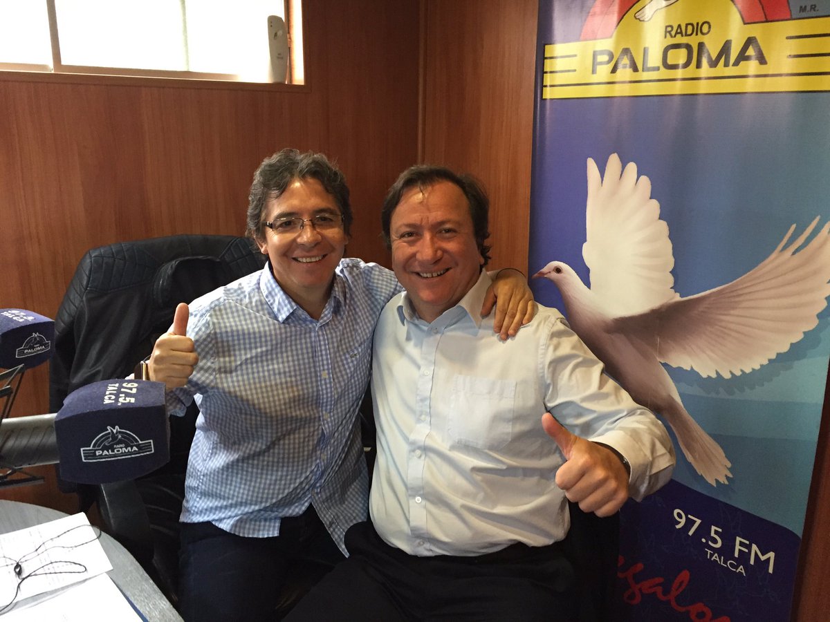 jcdiazavendano's tweet photo. Ayer fue Don Francisco y hoy con el gran Miguel Ángel Avendaño en @RADIOPALOMAFM 97.5 @IMTalca @TalcaJuntoaTi https://t.co/TPagsWHOjc