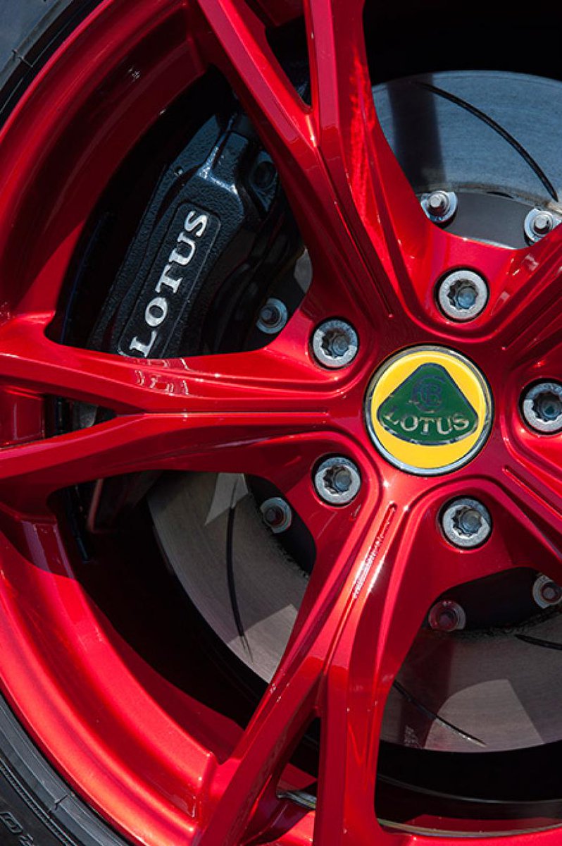 TamburelloF1's tweet photo. #Happy #ThursdayWheels #Lotus https://t.co/z5N4kSrmfN