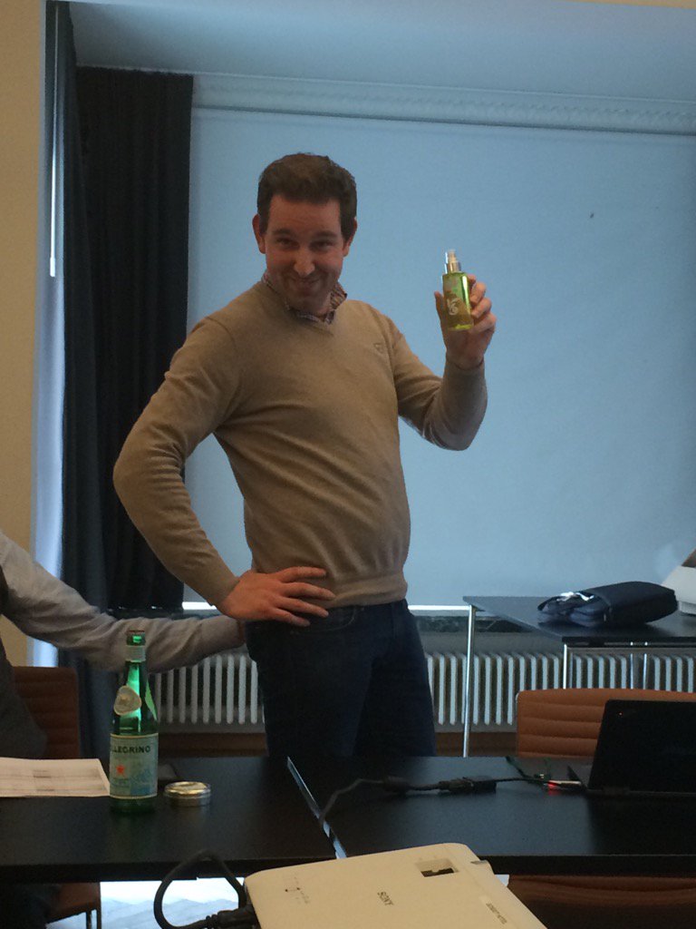 KarinOpdebeeck's tweet photo. @mathieubiebuyck is fier op zijn nieuwe #dermalex Pure Moments referenties. 👍🏻 @OmegaPharma_BE https://t.co/okOjWW7zVs