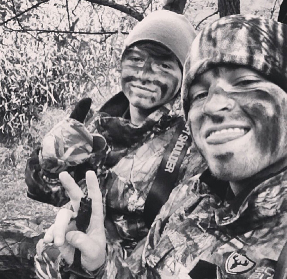 2deen2424's tweet photo. Happy birthday bob! Hope you have a great day! Can't wait to fish and hunt with u! #getthisoncamera #amigood? https://t.co/bUBhtVen4G
