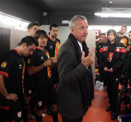 SergiRoberto10's tweet photo. Fue un honor tenerte como entrenador. Gracias por todo lo que has hecho por el barcelonismo. RIP Johan Cruyff https://t.co/GGGO1k04sS