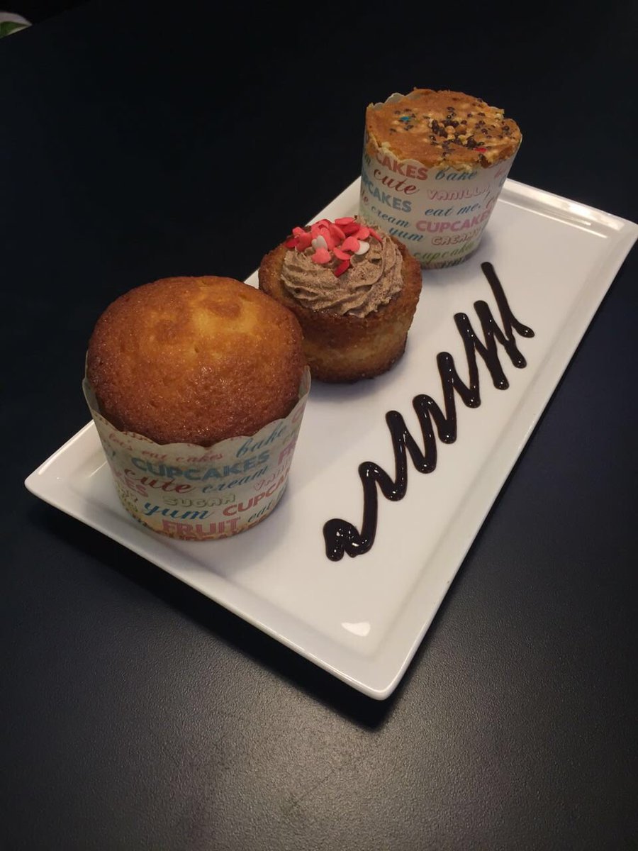 Amanecimos locos en <a href="/cafe_robusta/">Robusta Cafetería</a> ! Ven a vernos y te regalamos un exquisito Cupcake!!! Te esperamos!