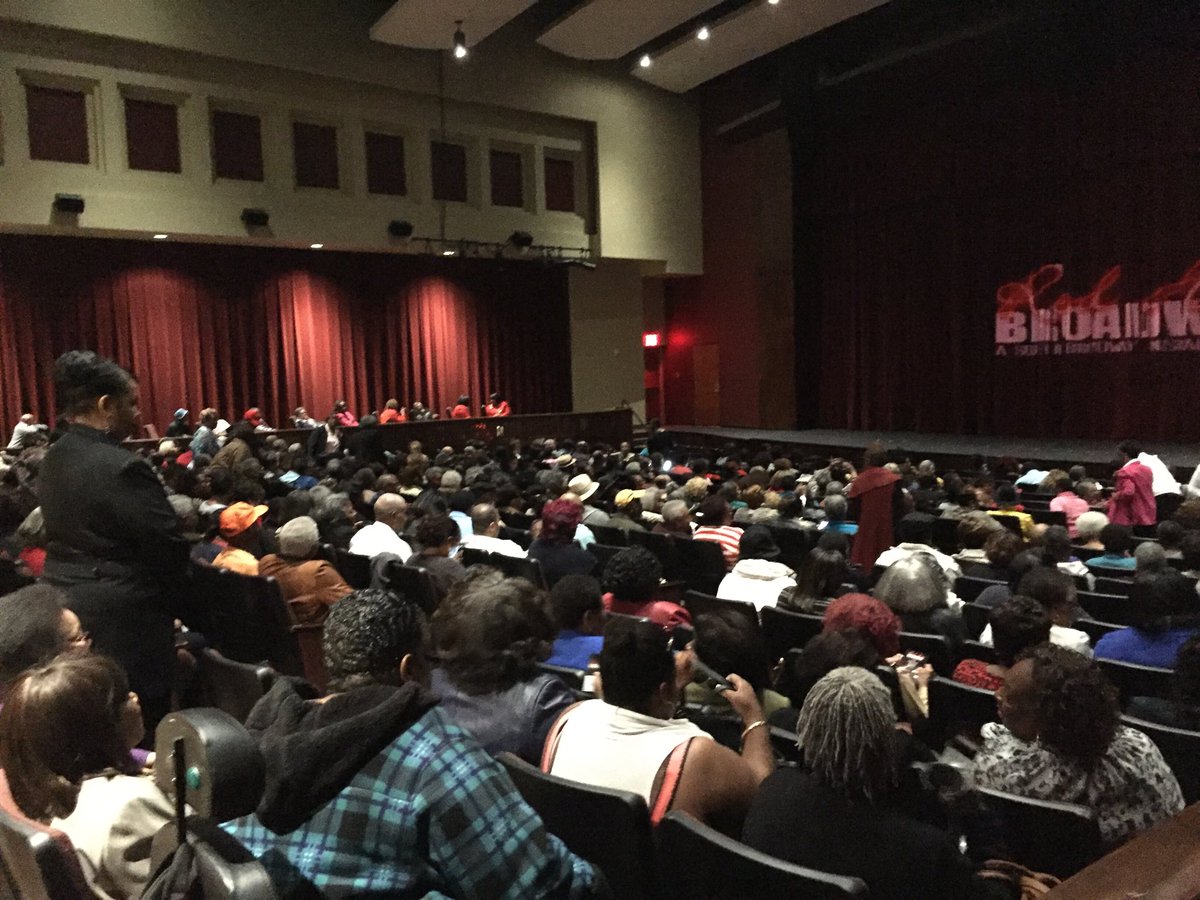 boykin_alisa's tweet photo. On site covering Stepp Stewart's Red Hot Broadway with social media on a sold out audience! https://t.co/UpNl7ZJHWF