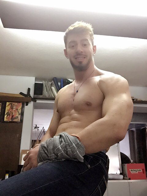musclsmoke's tweet photo. Hey #musclsmoke #nicodeen #nikodeen https://t.co/A4ZWd6ssrD