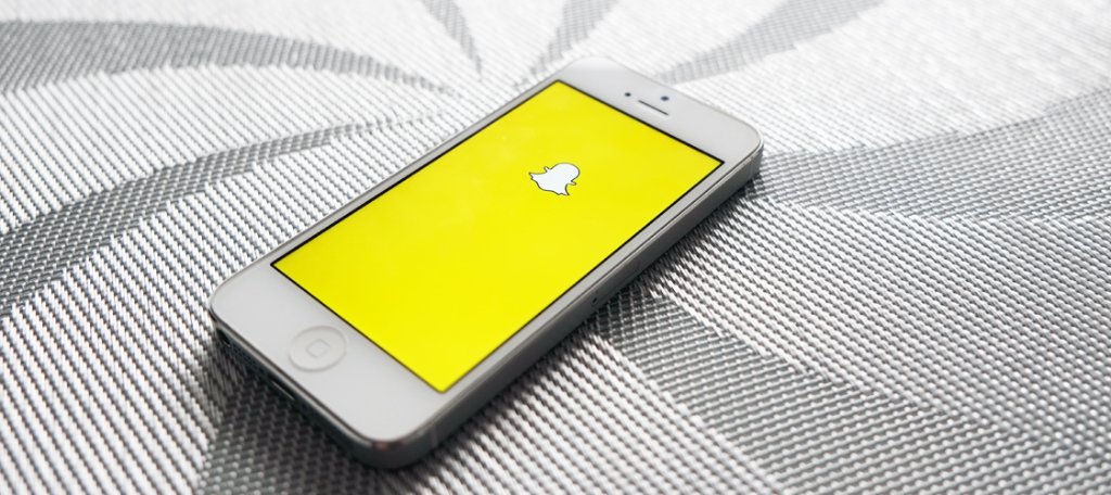 #Snapchat : pourquoi et comment l'intégrer à sa stratégie de #communication https://t.co/mno6pCC3X4 https://t.co/SkBzkGy513