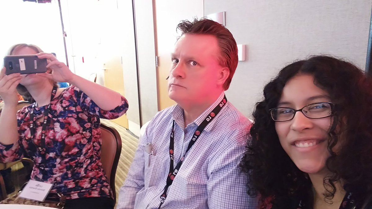 SprintPoconos's tweet photo. @sprintbethlehem @bkadams15 @dougsolt1 #LGG5PHILLY https://t.co/3akwoQnO7s
