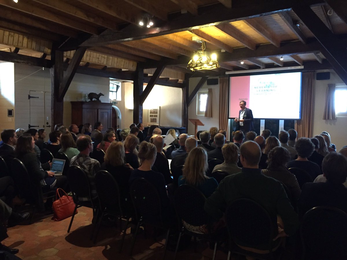 227Media's tweet photo. Volle bak bij kennissessie 'Never stop learning' #227learning @sannedekemp @steflohr https://t.co/OxngS419p6