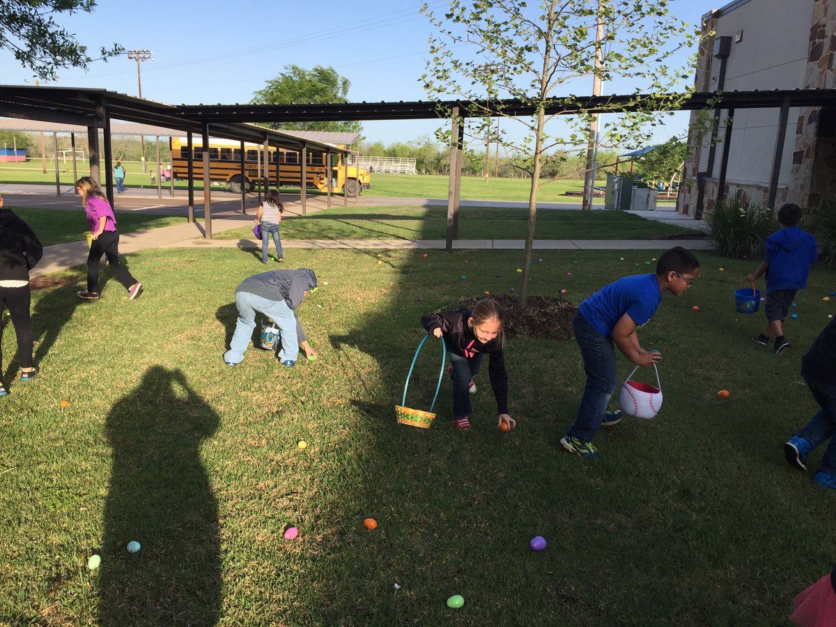 MrsGordonsClass's tweet photo. Easter Egg Hunt!!! #march16nse #easteregghunt @NixonSmileyEL https://t.co/77wSGKnv02