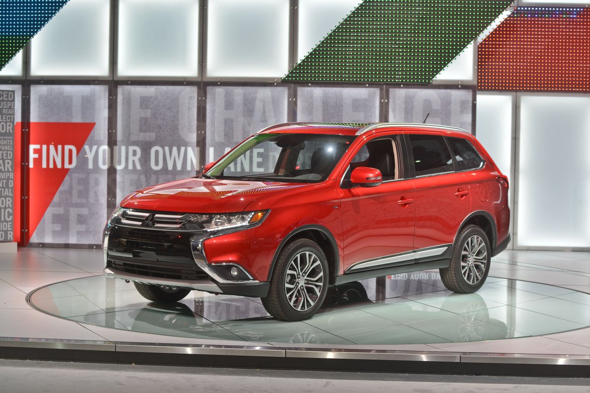 mitsucars's tweet photo. Just 12 months ago, we introduced the new Mitsubishi #2016Outlander. #NYIAS https://t.co/myi7Cgygc4
