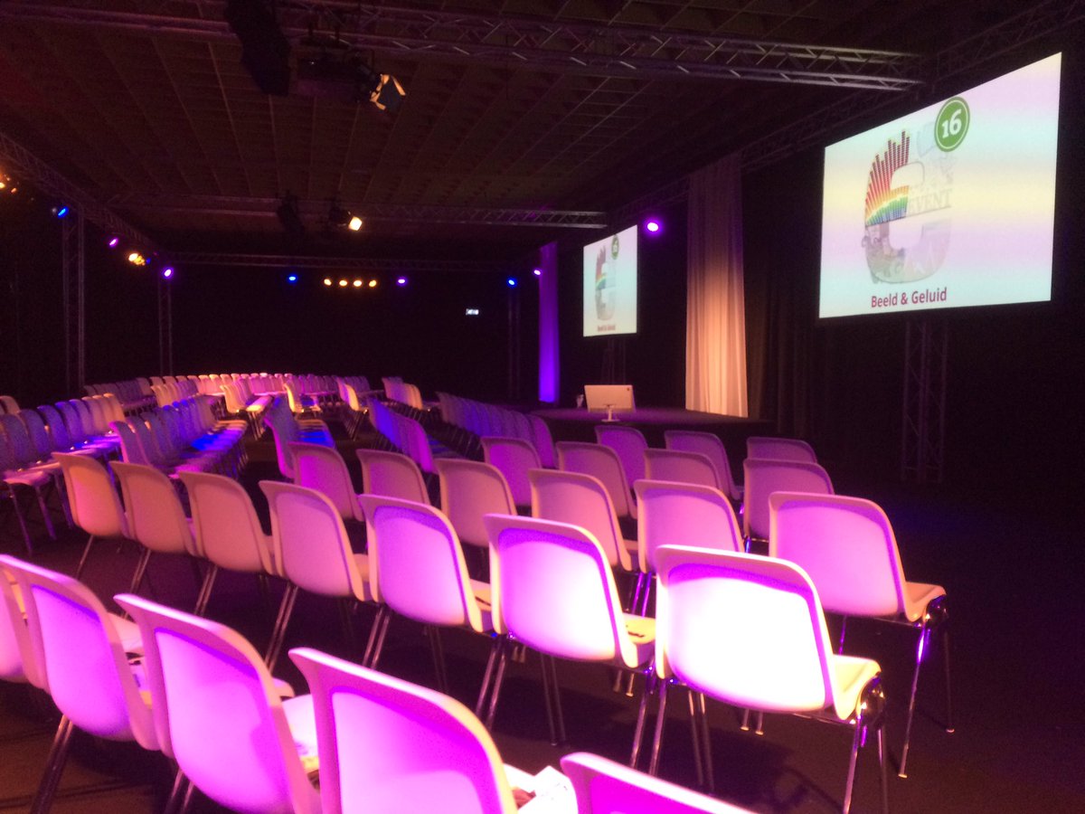 Ook vandaag aanwezig op #event16 met een presentatie over producties van @ZCENEmoving  en <a href="/eventstation/">Event Station</a>.
