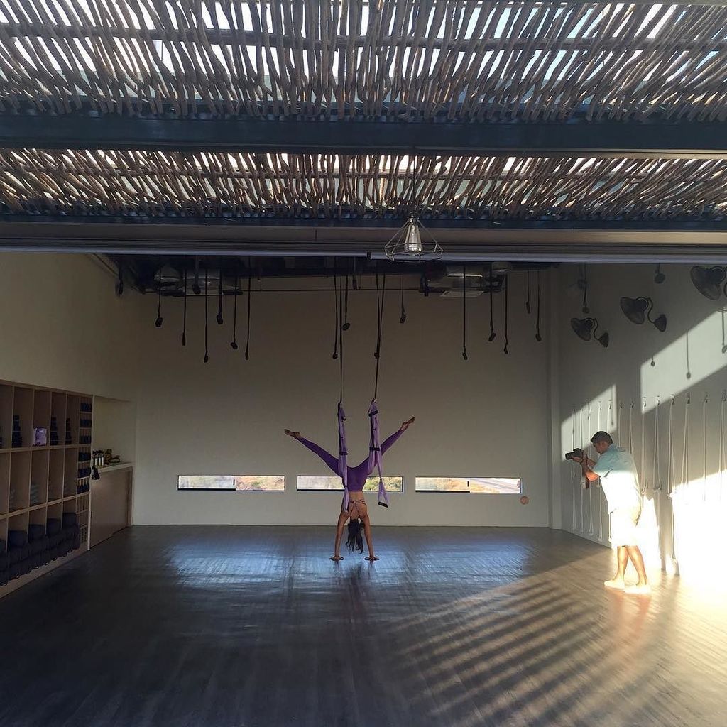 AACabobyBea's tweet photo. Photo Shoot!!! #manoma #manomaspa #yoga #yogastudio #gravityyoga #loscabos #spa #sanjosedelcabo #aereoyoga #yogaere… https://t.co/w5lwYIIMjw