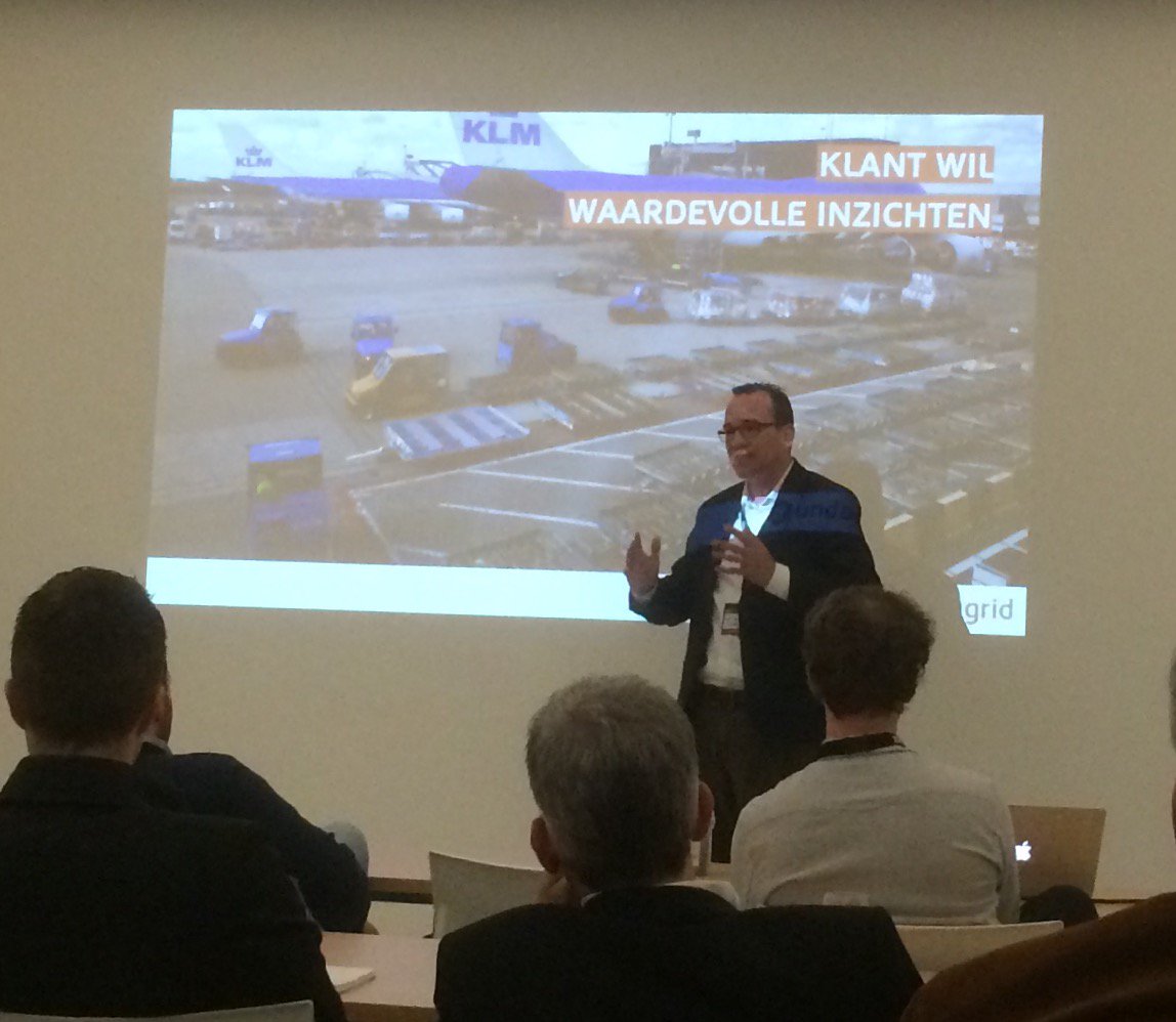 BramLedeboer's tweet photo. Nieuwe verdienmodellen door @undagrid, #IOT, #nrclive. Mooi voorbeeld op @Schiphol. https://t.co/hx31xgvRB2