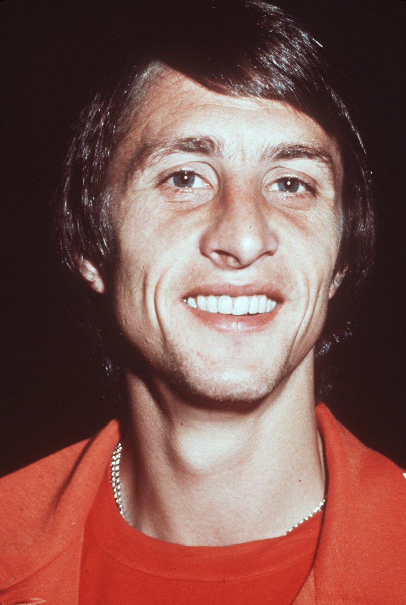FIFAcom's tweet photo. JOHAN CRUYFF (1947-2016)
#RIPJohan and thank you for the memories.
https://t.co/fMSJk3JRNo https://t.co/mJ5C12GGpE