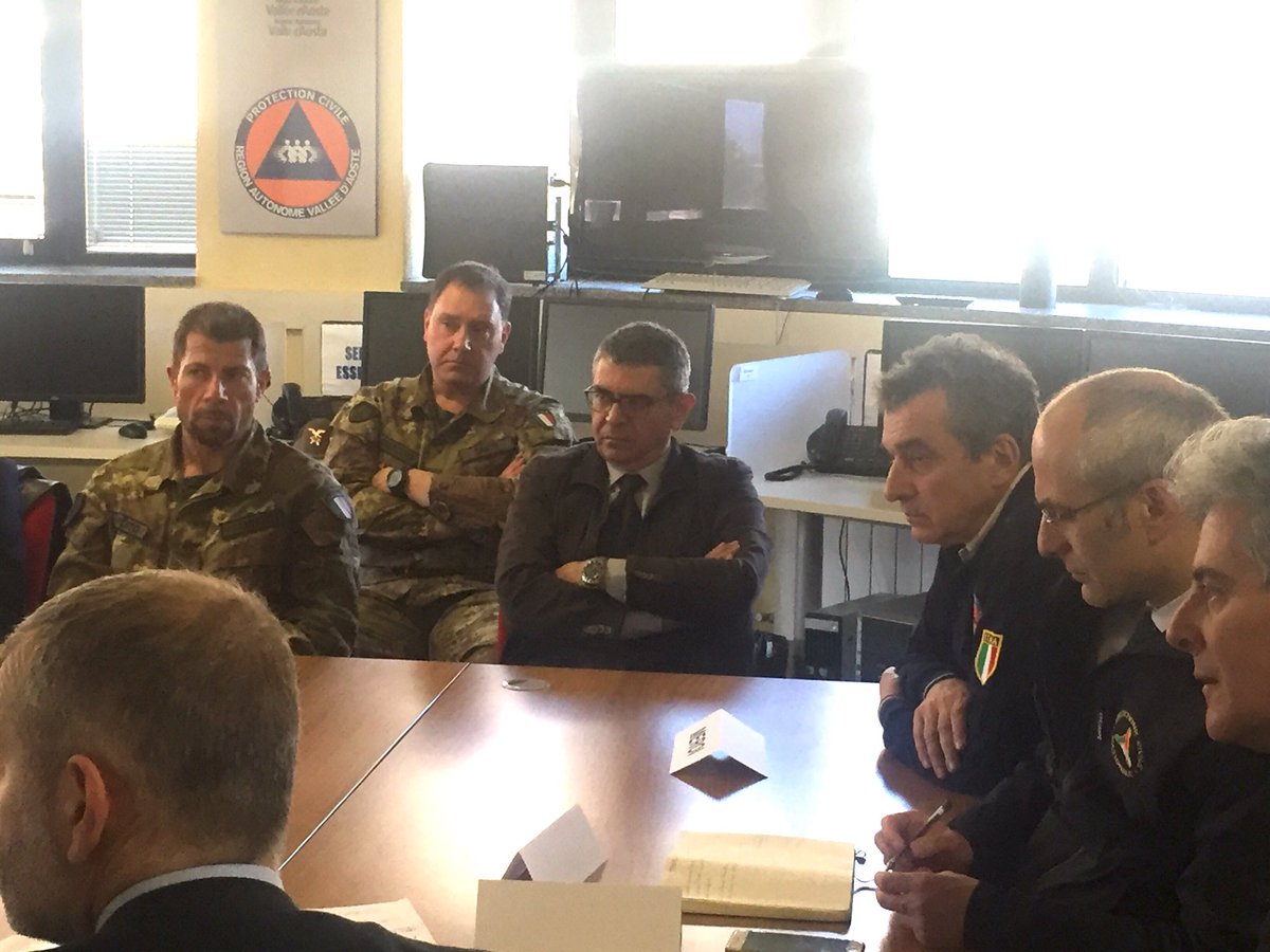 vdaufficiale's tweet photo. I vertici di Protezione civile e Vigili del fuoco incontrano il sistema valdostano di soccorso e di sicurezza https://t.co/eGH02e3fQn