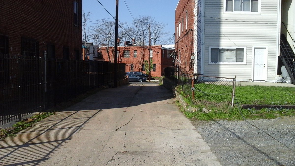 terryredskinfan's tweet photo. @jeffreyhansp @DCDPW @SWMAPRIDE https://t.co/3C0nMo9YQ1