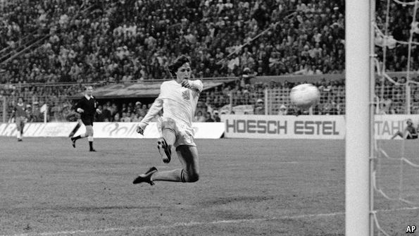 TheEconomist's tweet photo. Johan Cruyff, known for his football skill and strange philosophical utterings, has died https://t.co/Xv1BEFfDHv https://t.co/gZ43Tqc1Gi