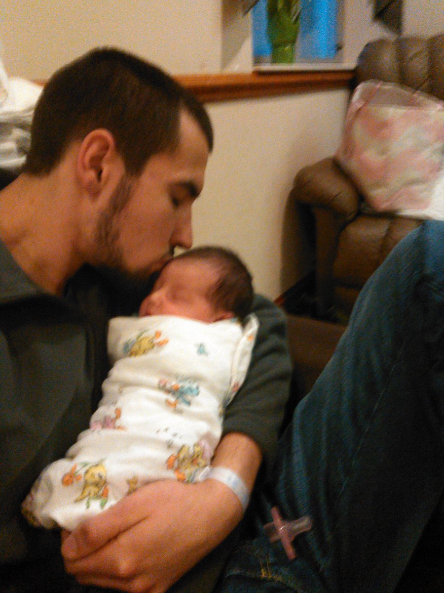 19Isaacsmith's tweet photo. Blessed to have a beautiful new chapter in my life. We love you Adalene Rae. https://t.co/4yU1z3Z1UG