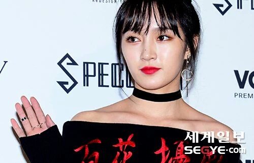 4CLASSBASE's tweet photo. Jia in Seoul Fashion Week #seoulfashionweek https://t.co/gP5d5GQ88u
