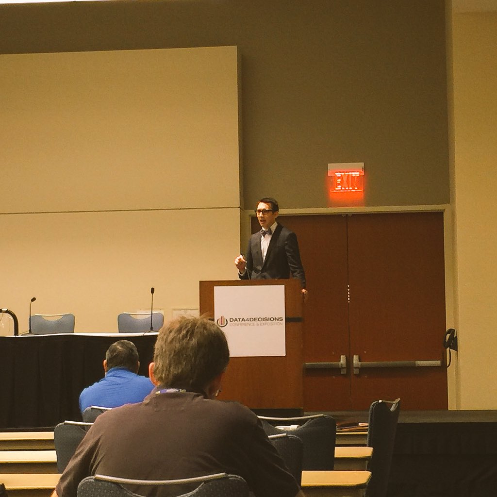 "Today's stunning insight is tomorrow's hindsight" <a href="/PatrickNord/">PatrickNord</a> is on fire <a href="/DataDecisions/">Data4Decisions</a> #D4D16 Data are Worthless