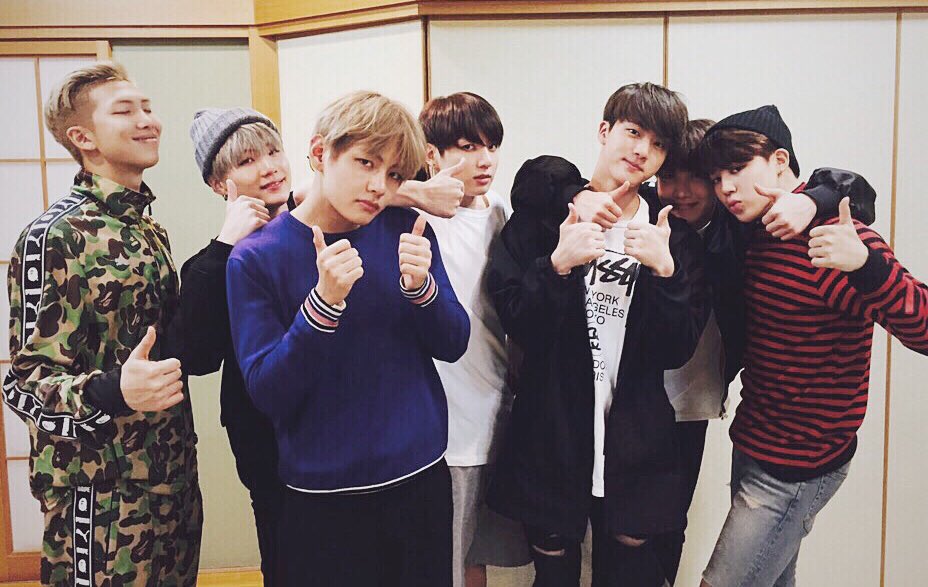 Résultat de recherche d'images pour "bts thumbs up"